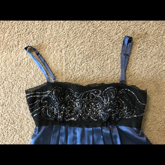 BCBGMaxAzria 100% Silk Dress 10🌟Straps Beaded PArty formal gorgeously - Picture 2 of 14
